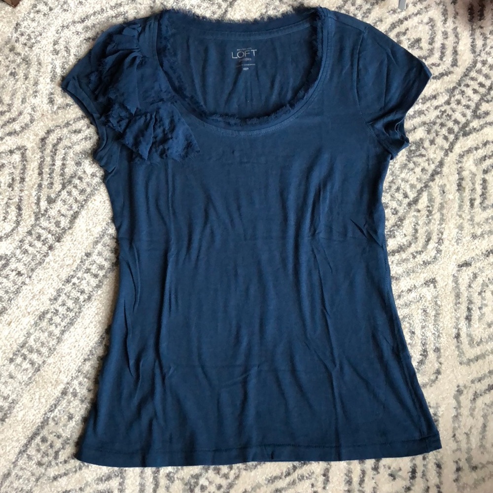 Loft fitted tee with shoulder detail
